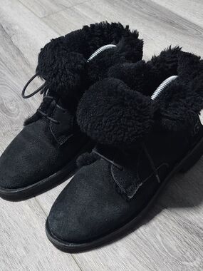 UGG Quincy Black Suede Fur Lined Boots Womens Size 6.5